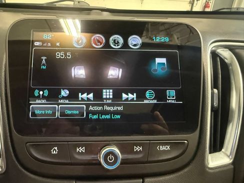 Used 2018 Chevrolet Malibu Premier w/ Premier Sun and Wheel Package FWD image 33
