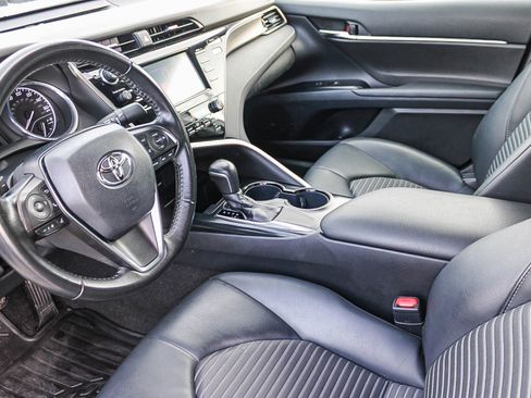 Used 2020 Toyota Camry SE image 18