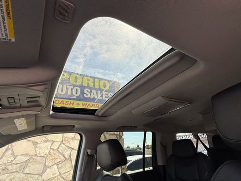 Used 2017 Cadillac Escalade ESV Luxury image 15