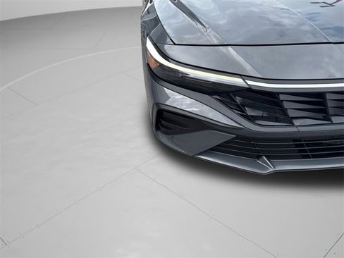 Used 2024 Hyundai Elantra Blue image 33