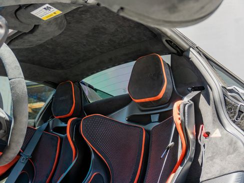Used 2022 McLaren 765LT RWD image 16