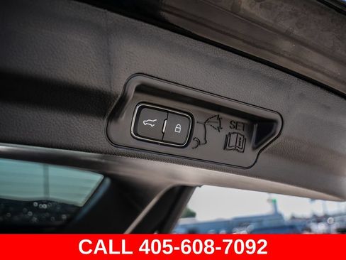 Used 2025 Ford Explorer ST-Line w/ ST-Line Street Pack AWD/4WD image 15