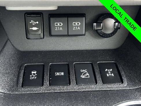 Used 2019 Toyota Highlander XLE image 22