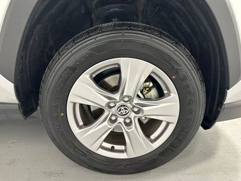 Used 2025 Toyota RAV4 XLE AWD/4WD image 62