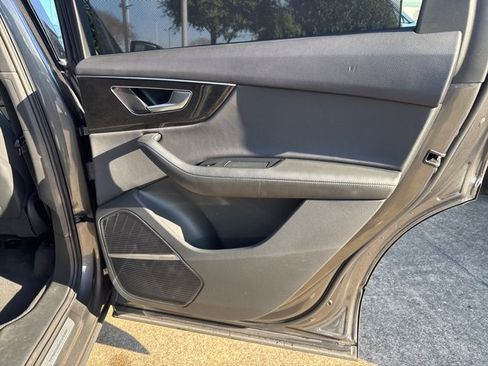 Used 2021 Audi Q7 3.0T Premium Plus w/ Executive Package image 18