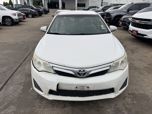 Used 2012 Toyota Camry LE FWD image 2