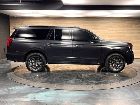 Used 2025 Ford Expedition Max Platinum w/ Stealth Performance Package AWD/4WD image 32