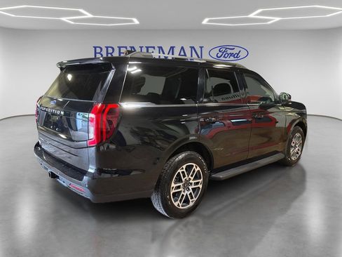 Used 2025 Ford Expedition Active AWD/4WD image 5