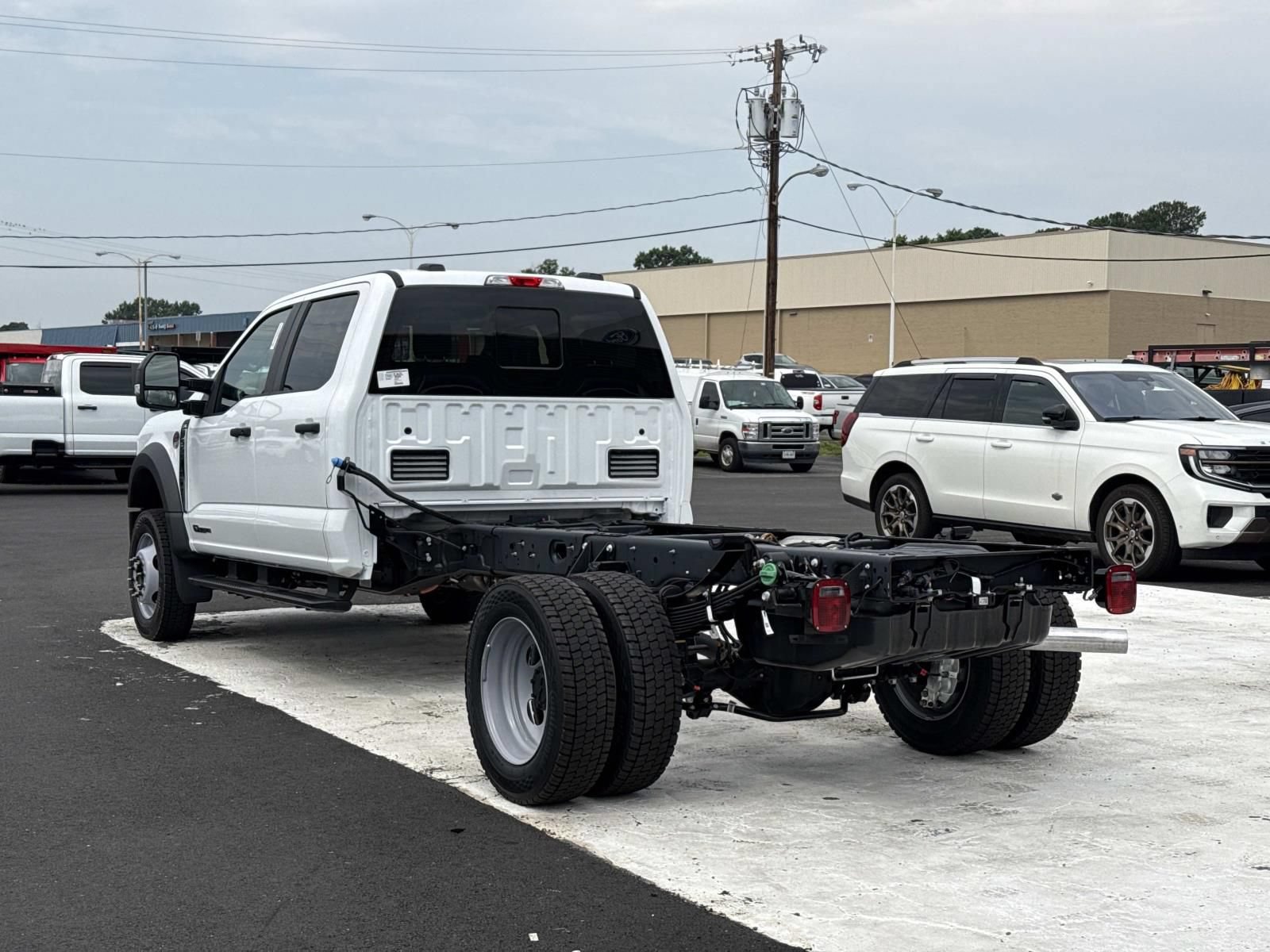New 2026 Ford F550 4x4 Crew Cab image 5