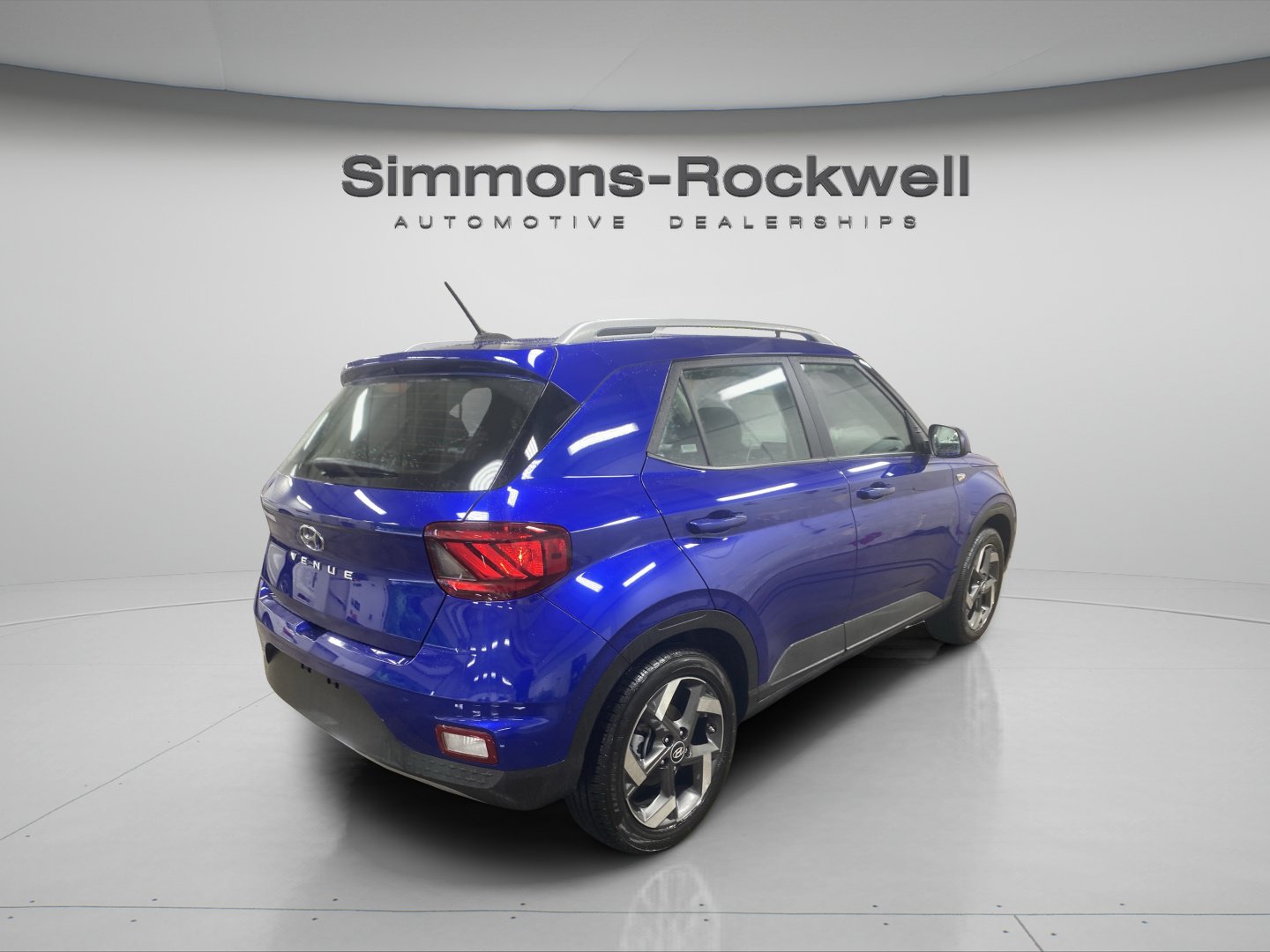 Used 2025 Hyundai Venue SEL FWD image 5