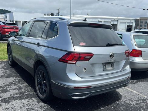 Used 2024 Volkswagen Tiguan SE w/ Panoramic Sunroof Package AWD/4WD image 2