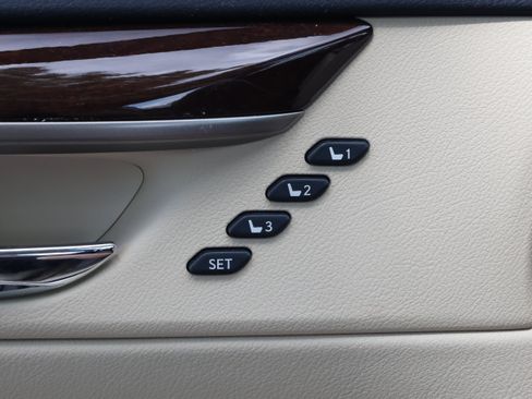 Used 2013 Lexus ES 350 w/ Luxury Pkg FWD image 13