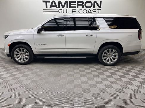 Used 2024 Chevrolet Suburban Premier RWD image 6