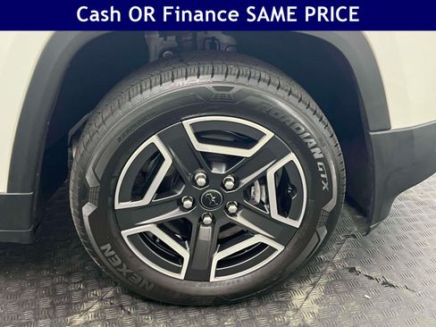 Used 2026 Jeep Cherokee Limited AWD/4WD image 12