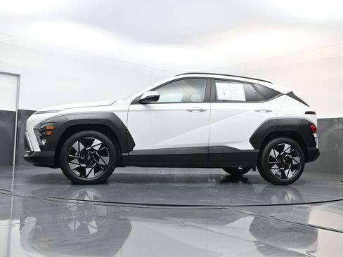 Certified 2025 Hyundai Kona SEL image 18