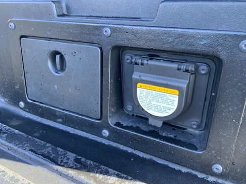 Used 2017 Toyota Tacoma TRD Off-Road image 12