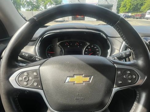 Used 2021 Chevrolet Traverse LT AWD/4WD image 19