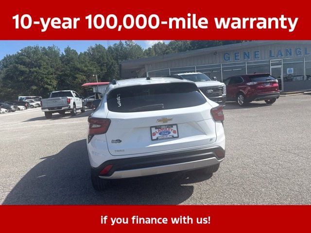 Used 2025 Chevrolet Trax LT w/ LT Convenience Package FWD image 23