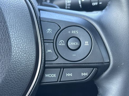 Used 2025 Toyota Corolla SE image 36