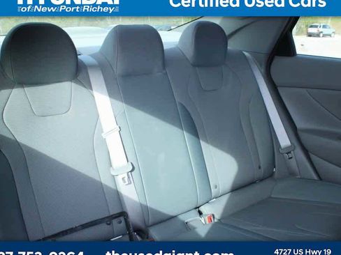 Used 2021 Hyundai Elantra SE w/ Cargo Package image 8