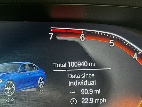 Used 2021 BMW 330i xDrive Sedan w/ M Sport Package image 17