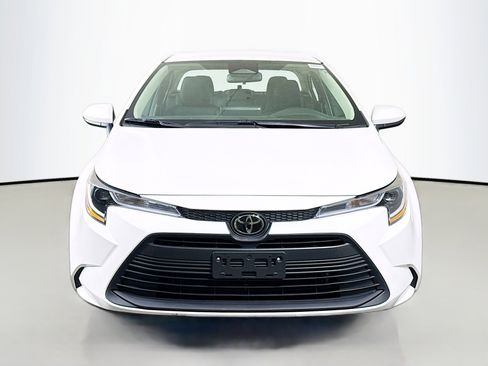 Used 2024 Toyota Corolla LE image 2