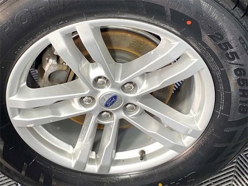 Used 2022 Ford Explorer XLT w/ Equipment Group 202A image 29