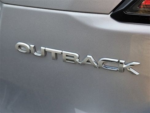 Used 2023 Subaru Outback Limited image 14