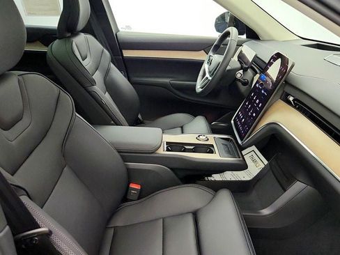 Used 2025 Volvo EX90 Ultra w/ Protection Package Premier AWD/4WD image 21