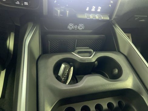 New 2026 RAM 1500 4x4 Crew Cab image 42