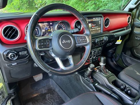 Used 2022 Jeep Gladiator Rubicon w/ Cold Weather Group AWD/4WD image 2