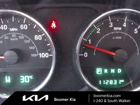 Used 2018 Jeep Wrangler Unlimited Sahara AWD/4WD image 13