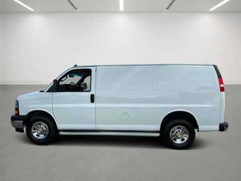 Used 2024 Chevrolet Express 2500 w/ Driver Convenience Package image 2