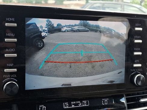Certified 2023 Toyota Sienna XLE FWD image 20