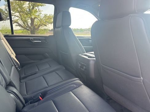 Used 2025 Chevrolet Tahoe LT image 6