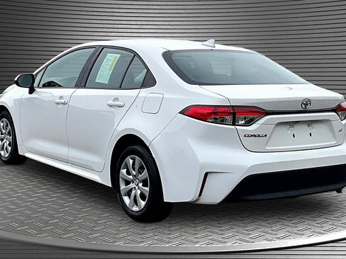 Used 2023 Toyota Corolla LE FWD image 4