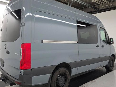 Used 2024 Mercedes-Benz Sprinter 2500 image 4