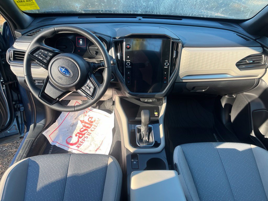 Used 2025 Subaru Forester Premium AWD/4WD image 6