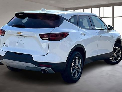 Used 2023 Chevrolet Blazer LT image 3
