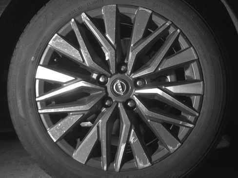 Used 2025 Nissan Altima 2.5 SV FWD image 13