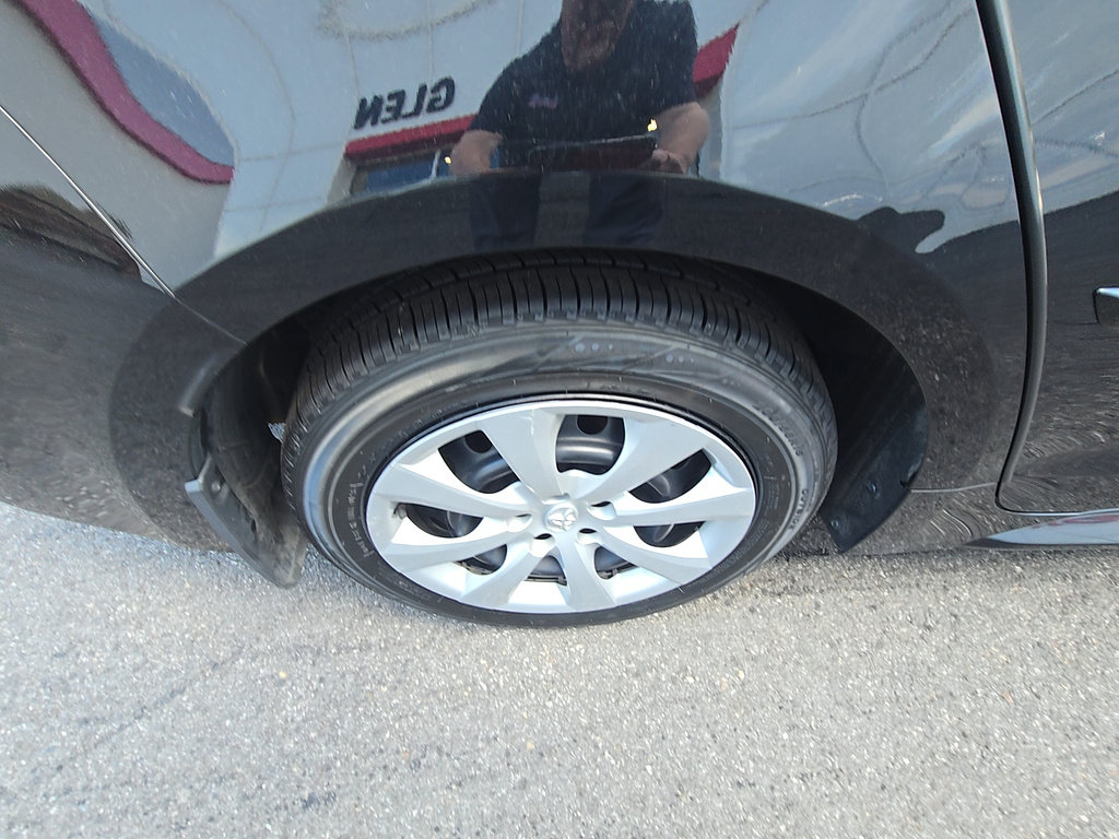 Certified 2024 Toyota Corolla LE FWD image 10