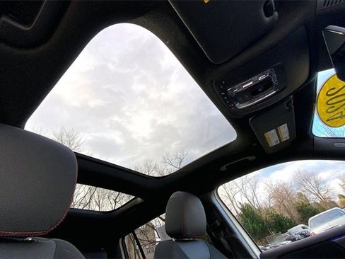 Certified 2024 Mercedes-Benz GLB 250 4MATIC image 11