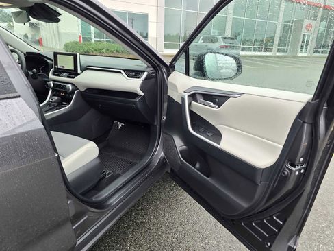 Certified 2025 Toyota RAV4 XLE Premium image 10