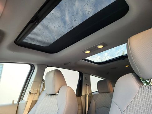 Used 2011 Chevrolet Traverse LT w/ Personal Connectivity Package image 14