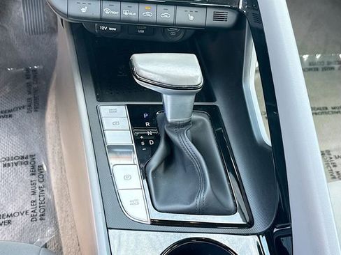 Used 2023 Hyundai Elantra SEL w/ Convenience Package FWD image 16