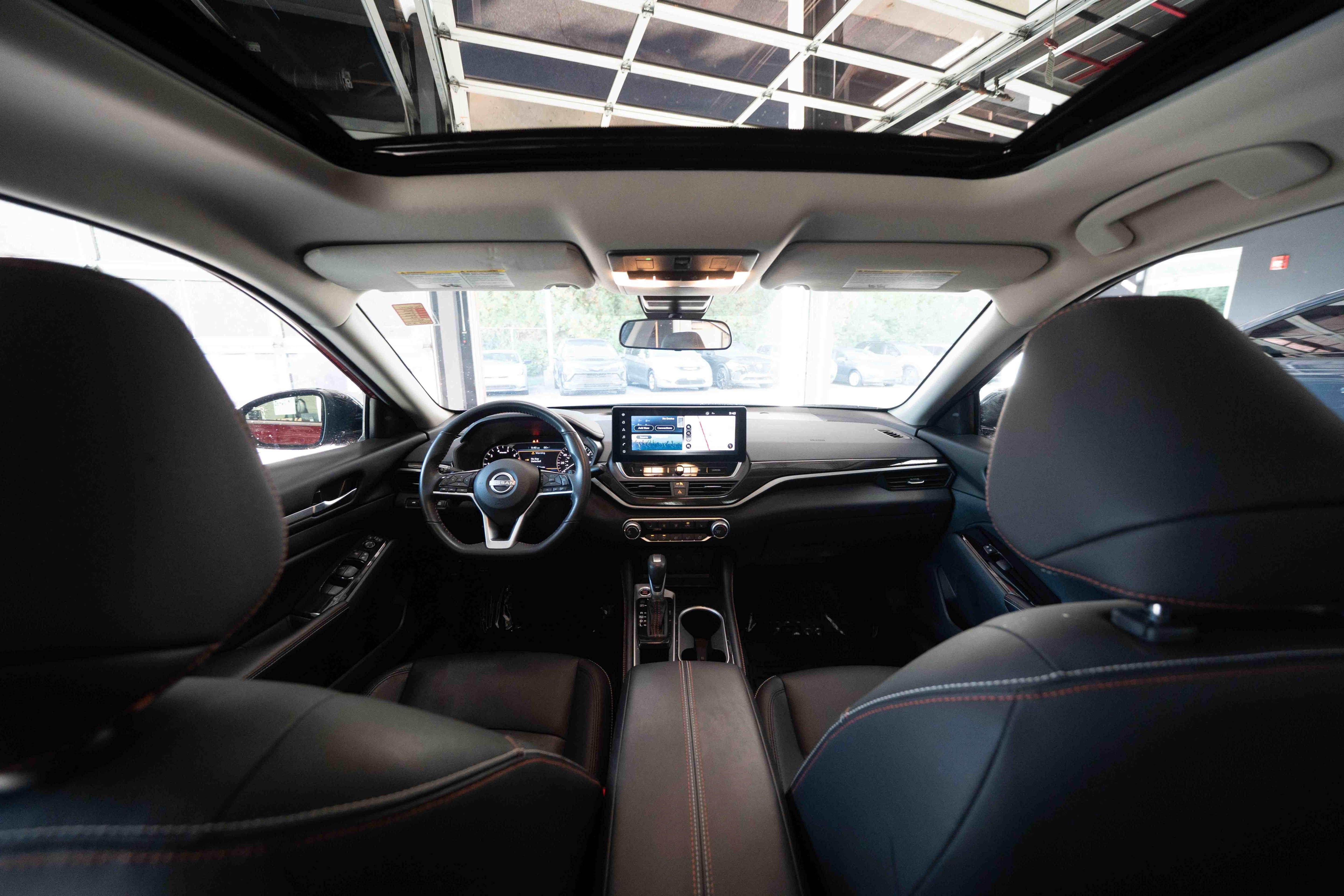 Used 2024 Nissan Altima 2.5 SR w/ SR Premium Package FWD image 19