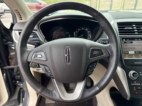 Used 2017 Lincoln MKC Premiere image 26