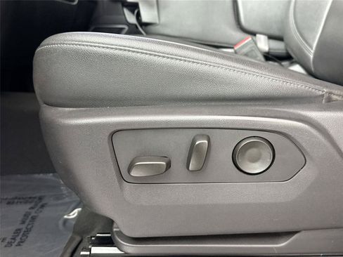 Used 2025 GMC Sierra 1500 SLT AWD/4WD image 28