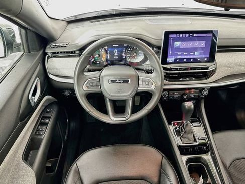 Used 2024 Jeep Compass Latitude AWD/4WD image 10