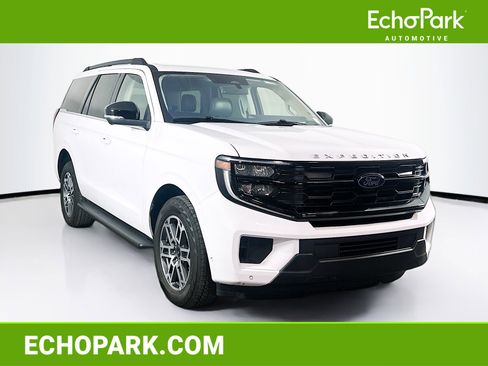 Used 2025 Ford Expedition Active AWD/4WD image 1